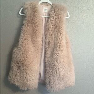 GAP Faux Fur Vest Blush Pink – Women’s Size S GAP – Winter Fashion”